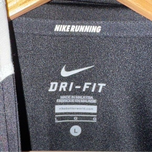 Nike Black and White Half-Zip Pullover - Picture 6 of 7